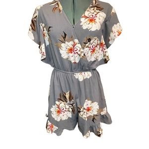 Umgee Womens Shorts Romper Jumpsuit Size M Gray White Floral Short Sleeve Ruffle
